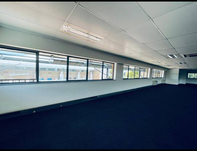 1,840M² OFFICE TO LET IN RANDJESPARK